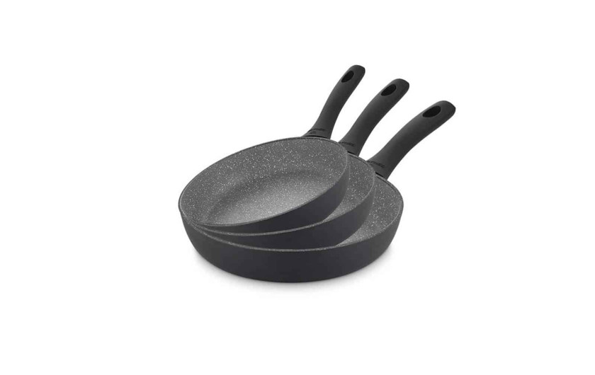 Zestaw garnk&oacute;w MODEL + Zestaw 3x patelni GRANITEX GREY + Zestaw noży w FINE +  Zestaw sztućc&oacute;w w wal. 68 + serwis obiad. 36el