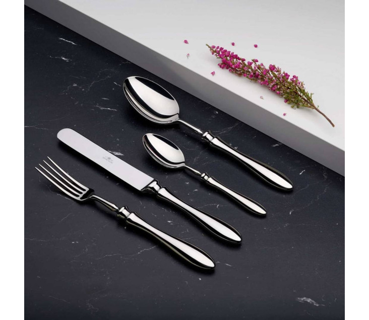 Besteckset in einer...