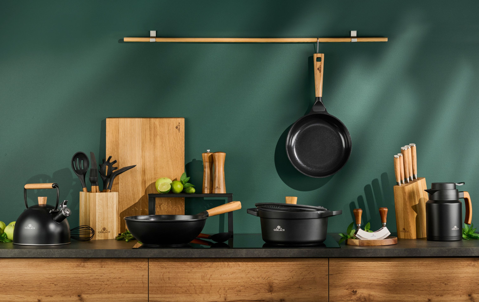 Topf 24/28cm + Pfanne 24cm + Grillpfanne 28cm + Wok-Pfanne 28cm + Schneidebrett NATUR