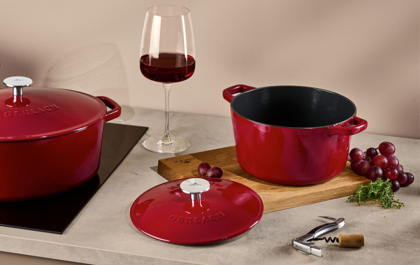 NATUR IRON Set bordeaux 3-teilig: Gusseiserne Backform 5,5l + Gusseiserner Topf 3l + Gusseiserner Topf 5l